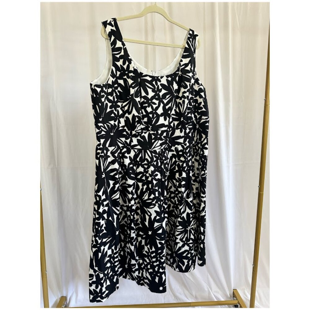 Jessica Howard Black/White Floral Midi Dress 22W